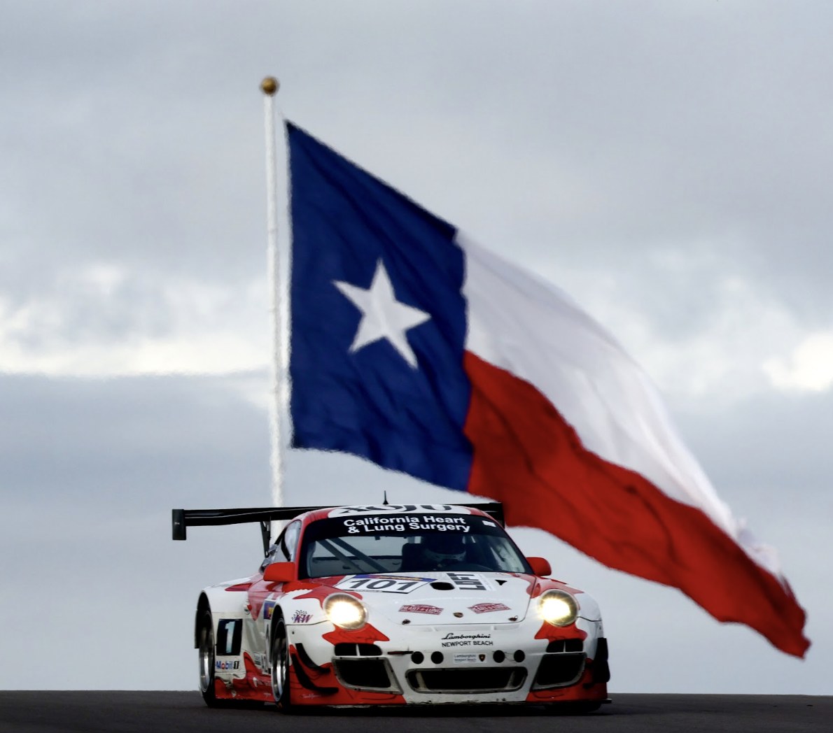 Porsche 911 GT3 R No. 101 with the Texas flag, Masters Endurance Legends COTA 2022