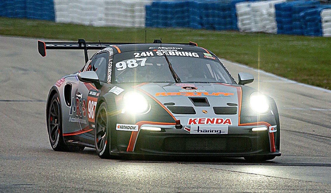 Porsche 991 Cup at the 24H Sebring 2021 — under the lights